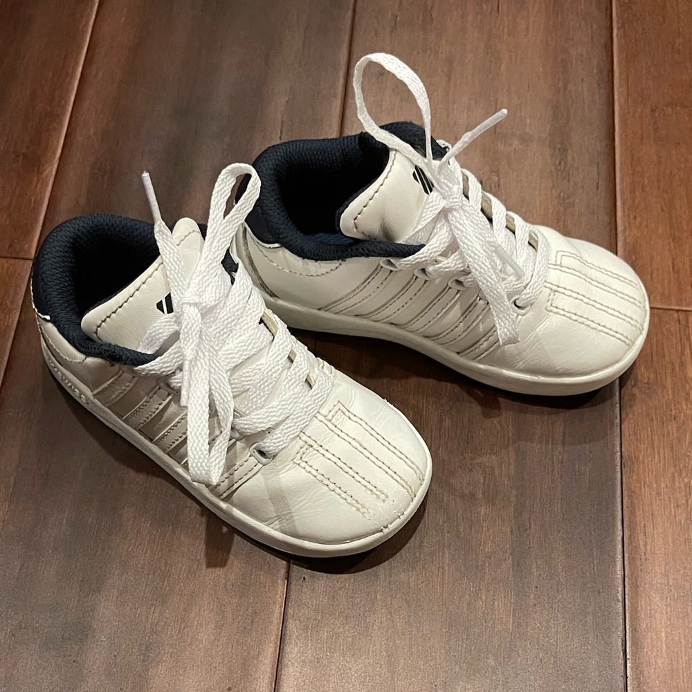 K-Swiss Boys Sneakers- Classic VN  Casual  Sneaker/White  Size 7.5.